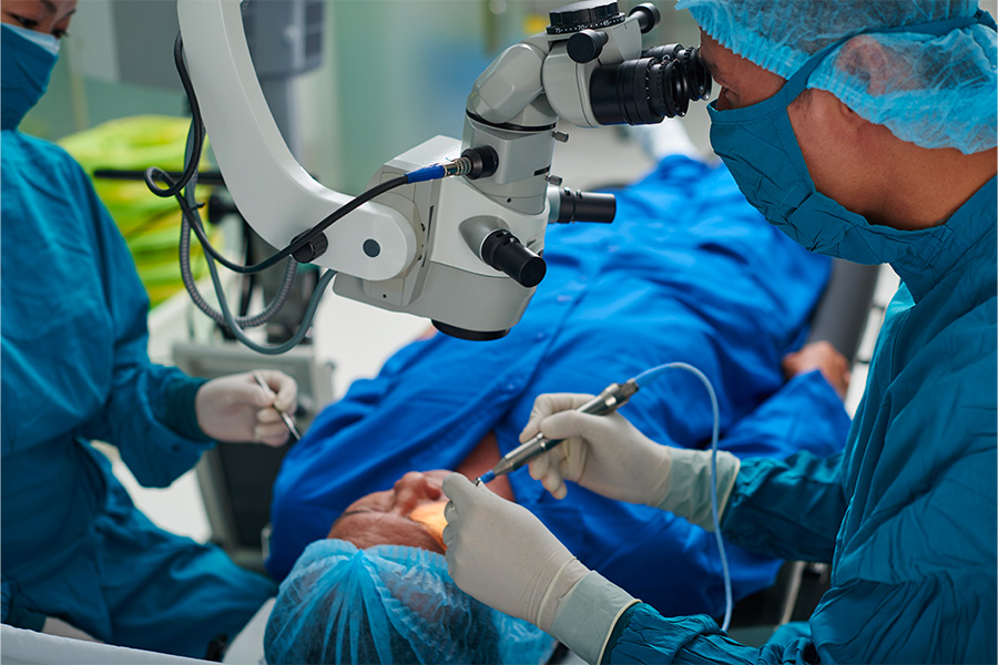 delai recuperation vision lasik dr thomas adam chirurgien ophtalmologue specialiste chirurgie refractive keratocone la reunion